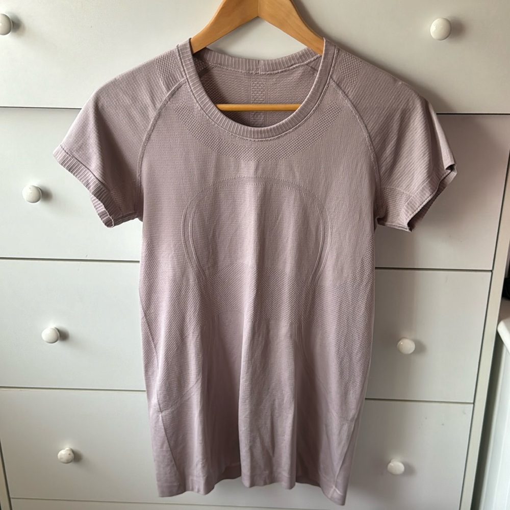 NWOT LULULEMON SWIFTLY TECH TSHIRT HIP LENGTH